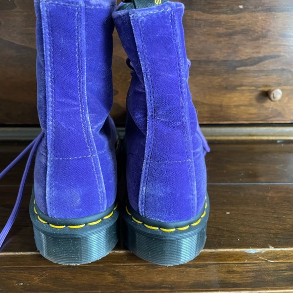 I thought I was into purple, but I’m not. - Picture 2 of 3